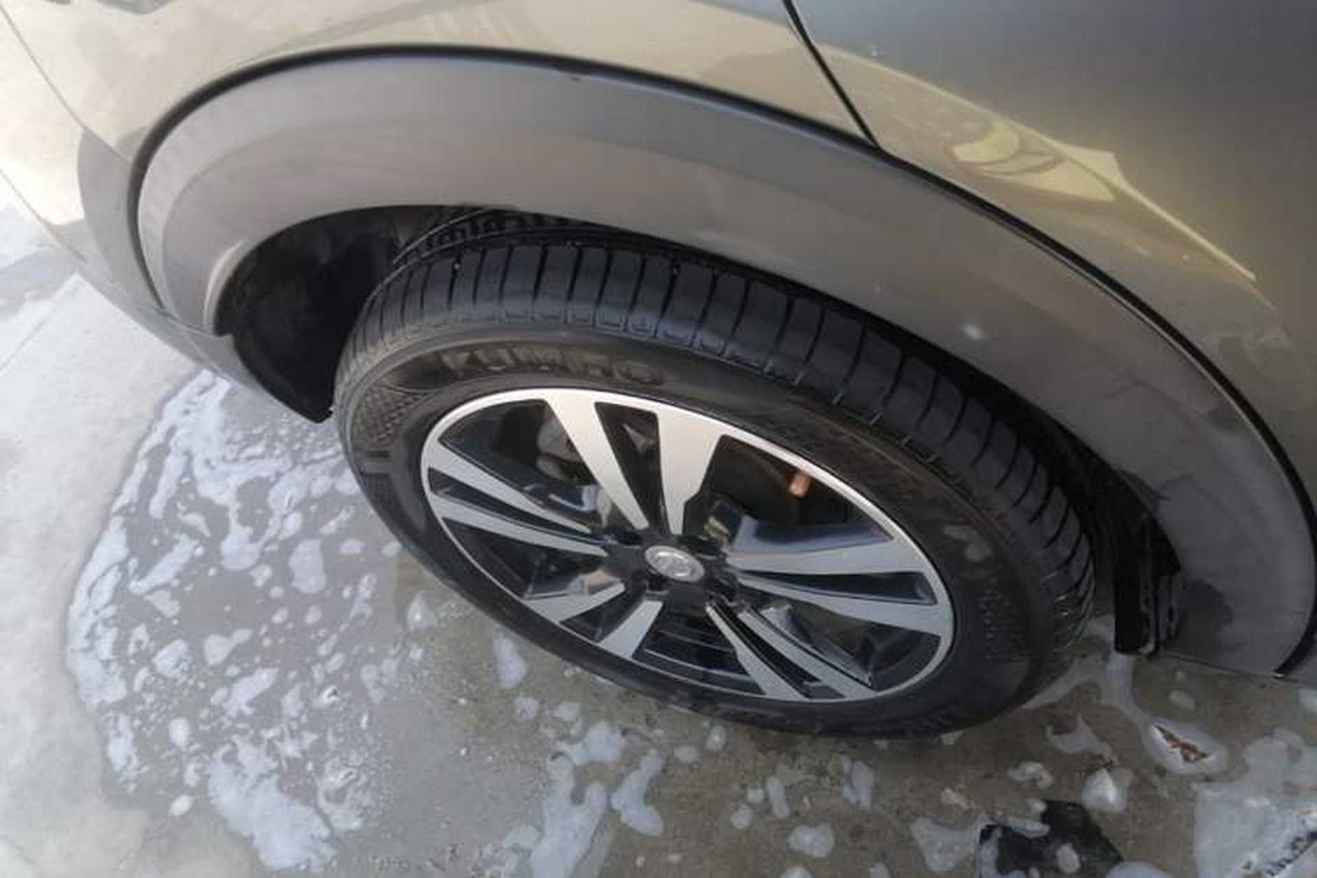 Used Nissan Kicks 2017 1.5L CVT Smart Edition Right Rear Wheel Hub