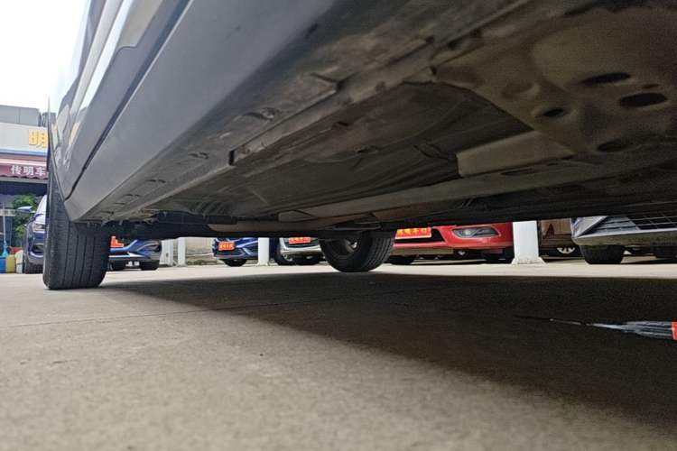 Used Nissan Kicks 2017 1.5L CVT Smart Drive Edition Right Side Sill