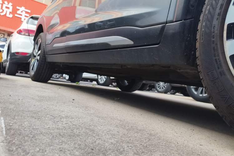 Used Nissan Kicks 2017 1.5L CVT Smart Drive Edition Right Side Sill