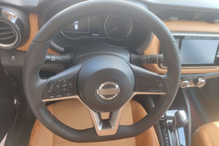 Used Nissan Kicks 2017 1.5L CVT Smart Drive Edition Steering Wheel