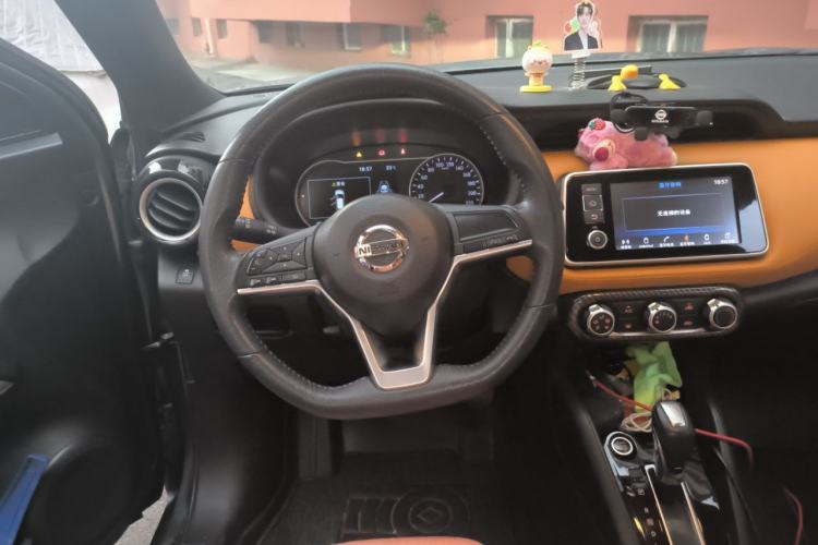 Used Nissan Kicks 2017 1.5L CVT Smart Edition Steering Wheel
