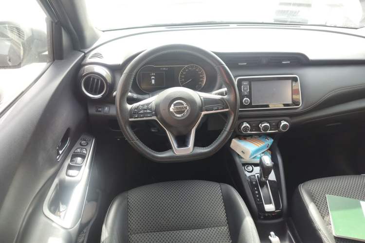 Used Nissan Kicks 2017 1.5L CVT Smart Drive Edition Steering Wheel