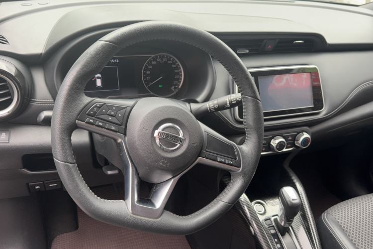 Used Nissan Kicks 2017 1.5L CVT Smart Edition Steering Wheel