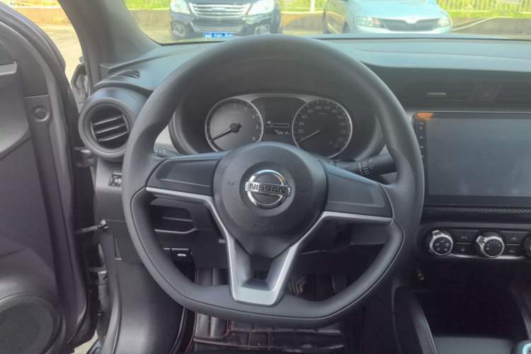 Used Nissan Kicks 2017 1.5L Manual Cool Dynamic Edition Steering Wheel
