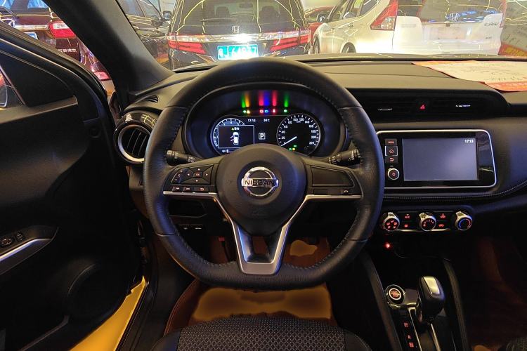 Used Nissan Kicks 2017 1.5L CVT Smart Drive Edition Steering Wheel