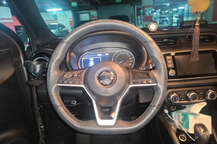 Used Nissan Kicks 2017 1.5L CVT Smart Drive Edition Steering Wheel