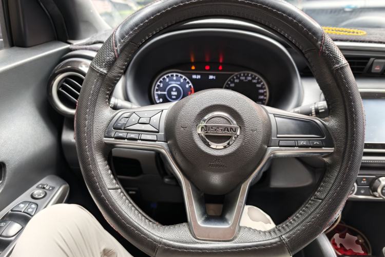 Used Nissan Kicks 2017 1.5L CVT Smart Drive Edition Steering Wheel