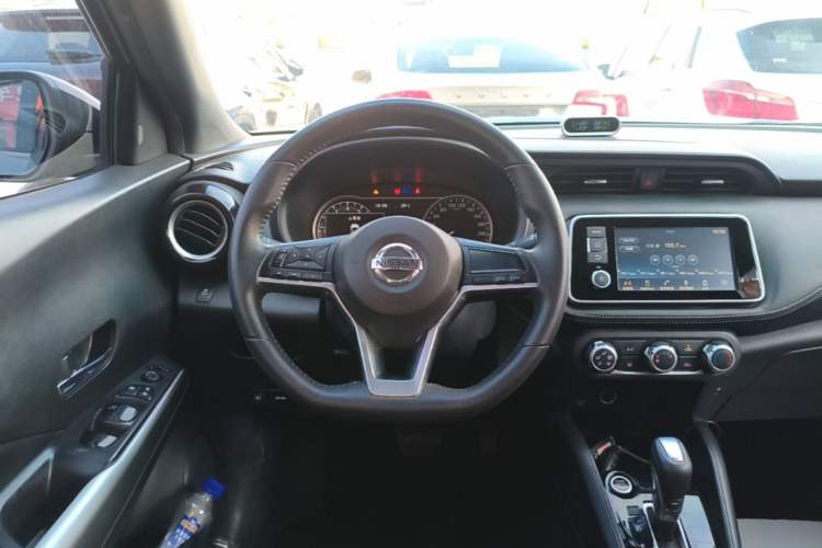 Used Nissan Kicks 2017 1.5L CVT Smart Drive Edition Steering Wheel