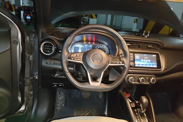 Used Nissan Kicks 2017 1.5L CVT Smart Drive Edition Steering Wheel