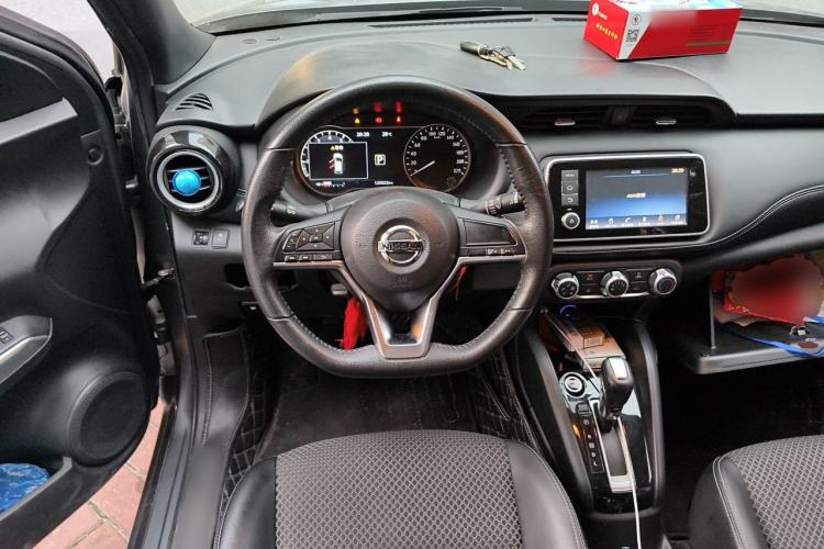 Used Nissan Kicks 2017 1.5L CVT Smart Drive Edition Steering Wheel