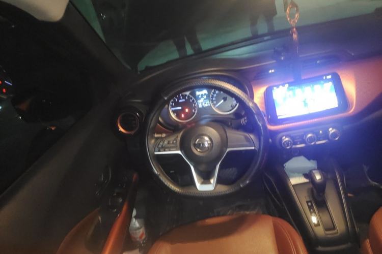 Used Nissan Kicks 2017 1.5L CVT Cool Enjoy Edition Steering Wheel