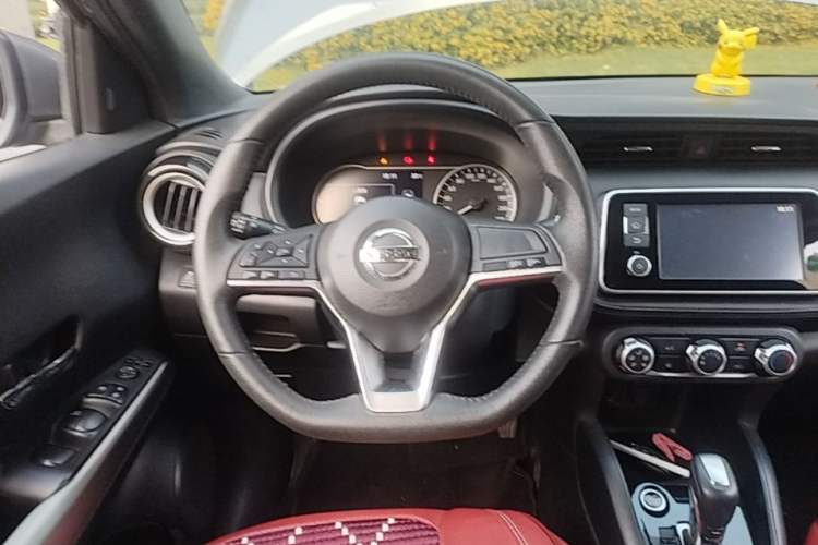 Used Nissan Kicks 2017 1.5L CVT Smart Edition Steering Wheel