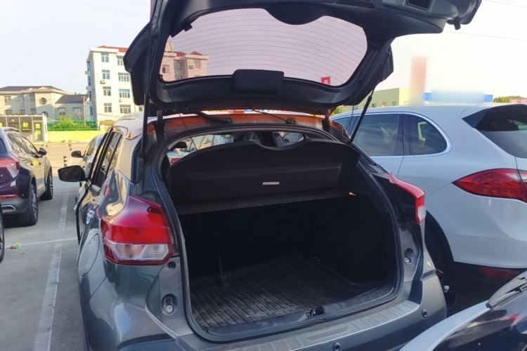Used Nissan Kicks 2017 1.5L CVT Smart Drive Edition Trunk