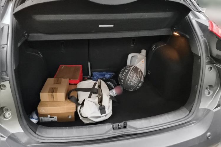 Used Nissan Kicks 2017 1.5L CVT Smart Drive Edition Trunk