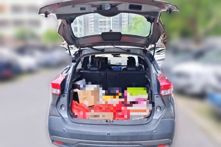 Used Nissan Kicks 2017 1.5L CVT Smart Drive Edition Trunk