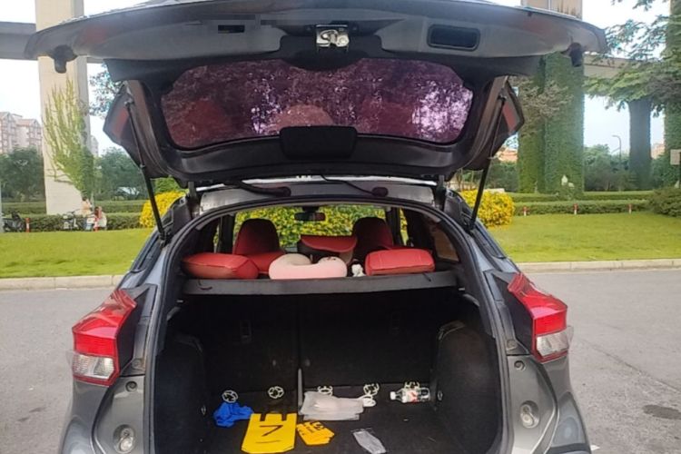 Used Nissan Kicks 2017 1.5L CVT Smart Edition Trunk