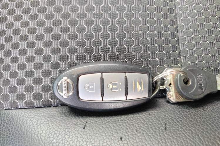 Used Nissan Kicks 2017 1.5L CVT Smart Drive Edition Vehicle Key