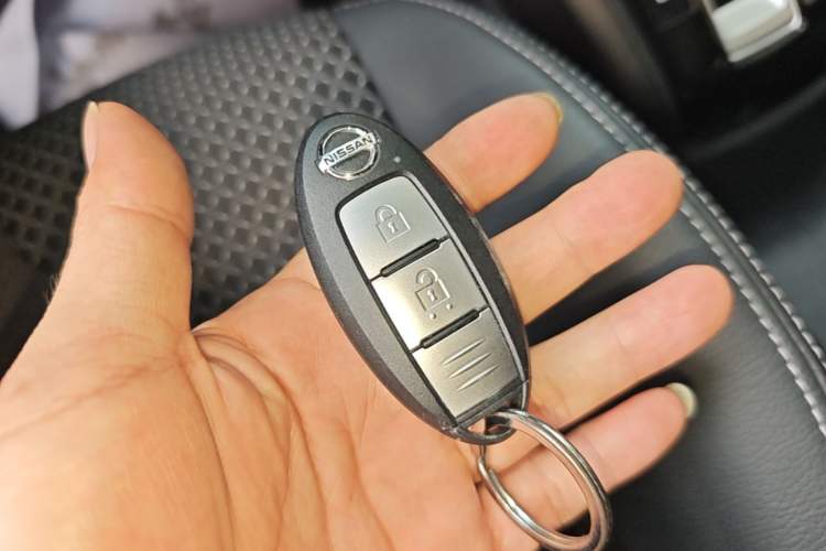 Used Nissan Kicks 2017 1.5L CVT Smart Drive Edition Vehicle Key