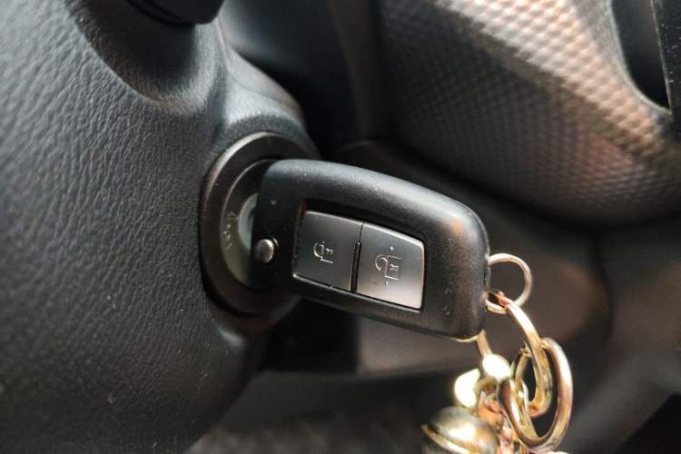 Used Nissan Kicks 2017 1.5L CVT Cool Enjoy Edition Vehicle Key