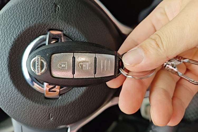 Used Nissan Kicks 2017 1.5L CVT Smart Drive Edition Vehicle Key