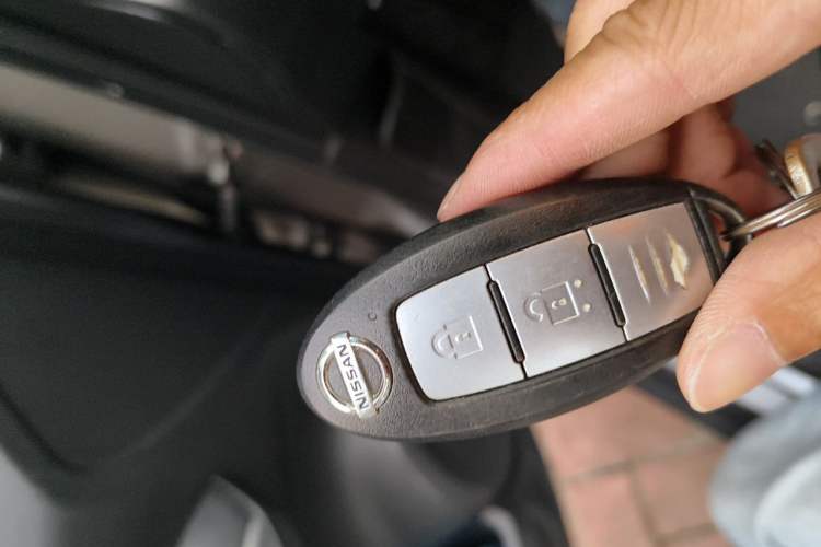 Used Nissan Kicks 2017 1.5L CVT Smart Drive Edition Vehicle Key