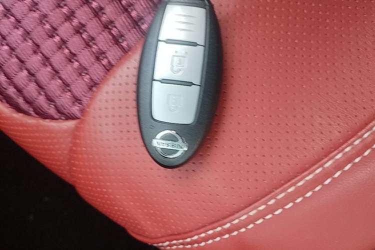 Used Nissan Kicks 2017 1.5L CVT Smart Edition Vehicle Key