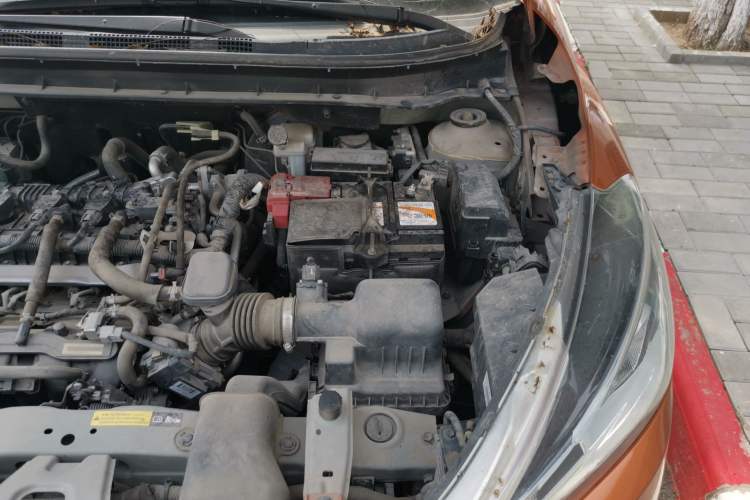 Used Nissan Kicks 2017 1.5L Manual Cool Dynamic Edition Engine Bay Left