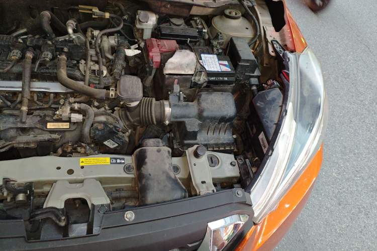 Used Nissan Kicks 2017 1.5L CVT Smart Drive Edition Engine Bay Left