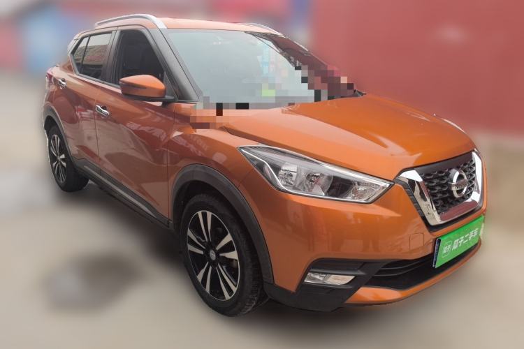Used Nissan Kicks 2017 1.5L CVT Smart Drive Edition Front Right 45 Deg