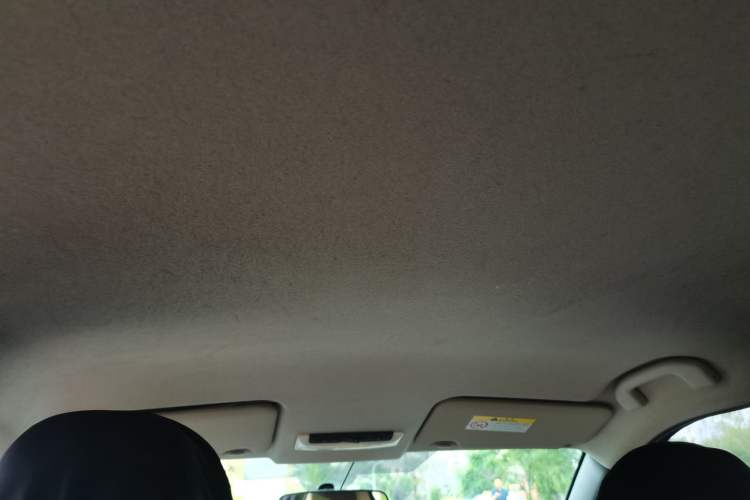 Used Nissan Kicks 2017 1.5L CVT Cool Enjoy Edition Headliner