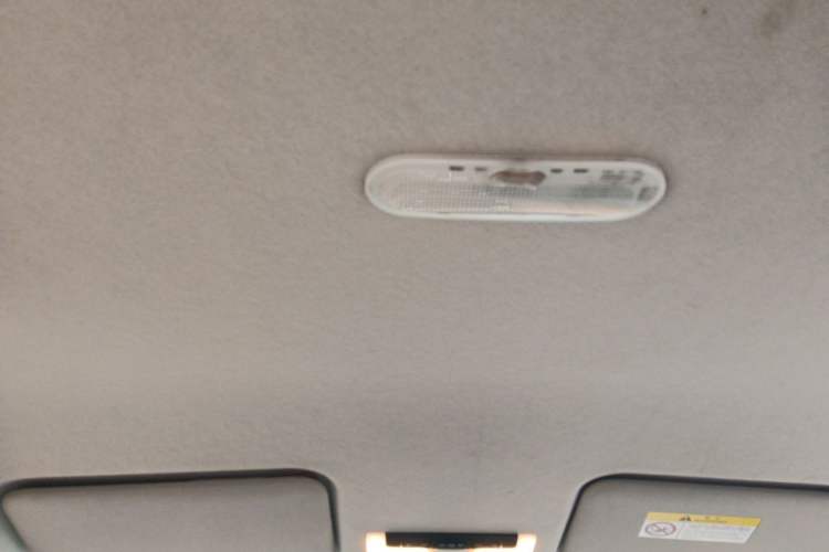 Used Nissan Kicks 2017 1.5L CVT Smart Drive Edition Headliner