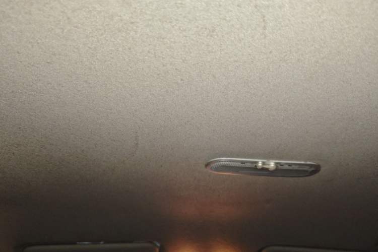 Used Nissan Kicks 2017 1.5L CVT Smart Drive Edition Headliner