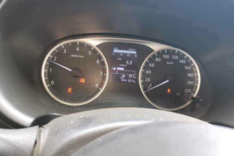 Used Nissan Kicks 2017 1.5L Manual Cool Dynamic Edition Instrument Cluster