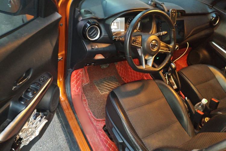 Used Nissan Kicks 2017 1.5L CVT Smart Drive Edition Interior 3