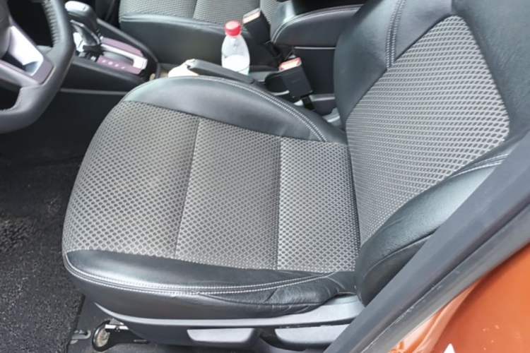 Used Nissan Kicks 2017 1.5L CVT Smart Drive Edition Left Front Seat
