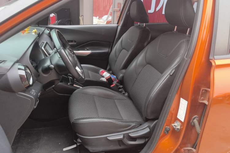 Used Nissan Kicks 2017 1.5L CVT Smart Drive Edition Left Front Seat
