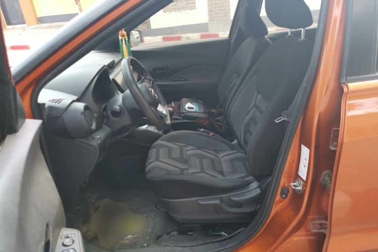 Used Nissan Kicks 2017 1.5L Manual Cool Dynamic Edition Left Front Seat