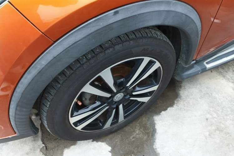 Used Nissan Kicks 2017 1.5L CVT Smart Drive Edition Left Front Wheel Hub