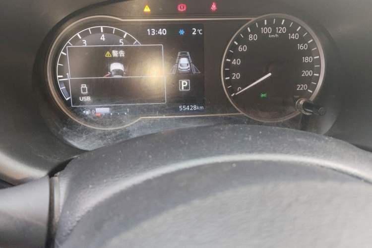 Used Nissan Kicks 2017 1.5L CVT Smart Drive Edition Odometer Close Up