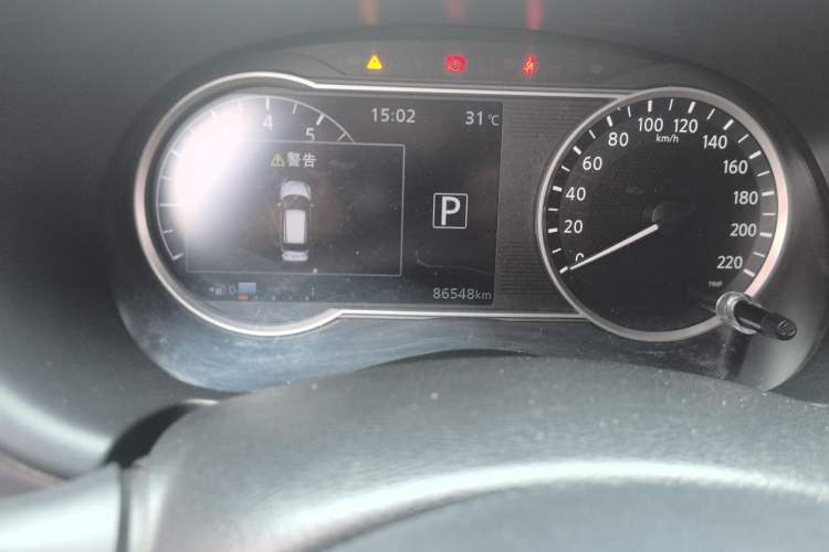 Used Nissan Kicks 2017 1.5L CVT Smart Drive Edition Odometer Close Up