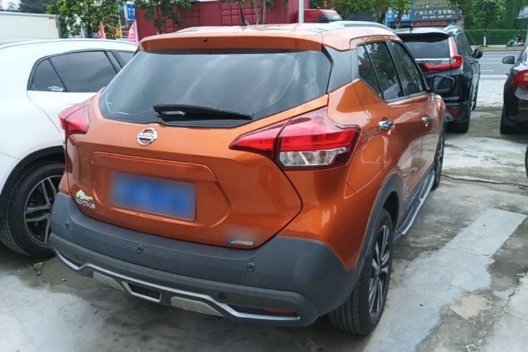 Used Nissan Kicks 2017 1.5L CVT Smart Drive Edition Rear Right 45 Deg