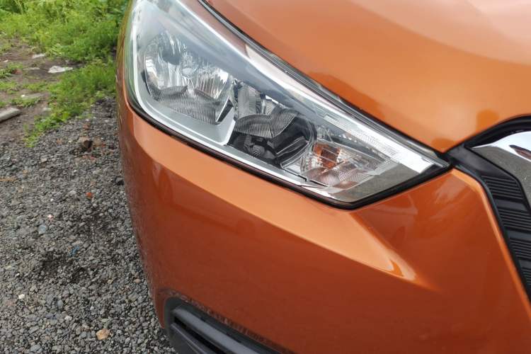 Used Nissan Kicks 2017 1.5L CVT Cool Enjoy Edition Right Front Headlight