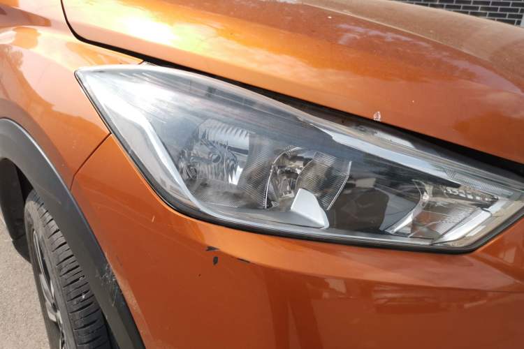 Used Nissan Kicks 2017 1.5L Manual Cool Dynamic Edition Right Front Headlight