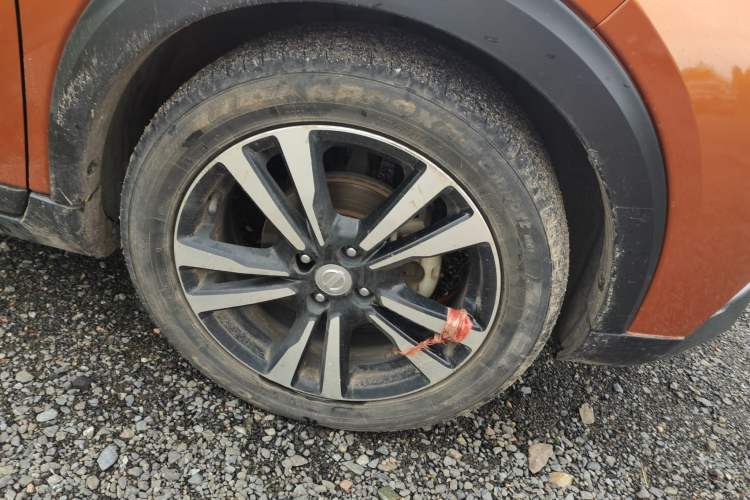 Used Nissan Kicks 2017 1.5L CVT Cool Enjoy Edition Right Front Wheel Hub
