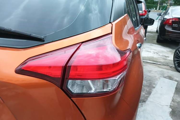 Used Nissan Kicks 2017 1.5L CVT Smart Drive Edition Right Rear Taillight