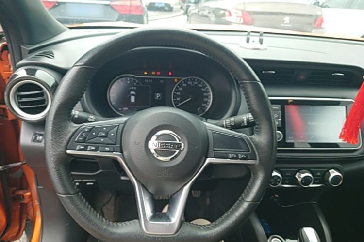 Used Nissan Kicks 2017 1.5L CVT Smart Drive Edition Steering Wheel