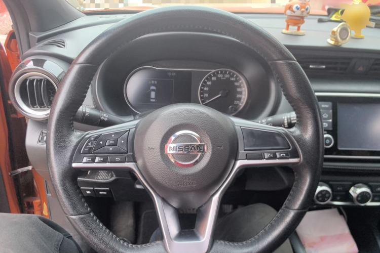 Used Nissan Kicks 2017 1.5L CVT Smart Drive Edition Steering Wheel