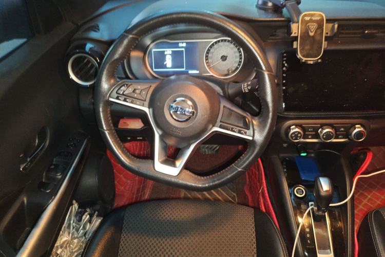 Used Nissan Kicks 2017 1.5L CVT Smart Drive Edition Steering Wheel