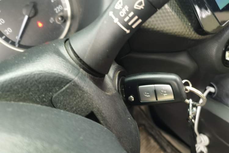 Used Nissan Kicks 2017 1.5L CVT Cool Enjoy Edition Vehicle Key