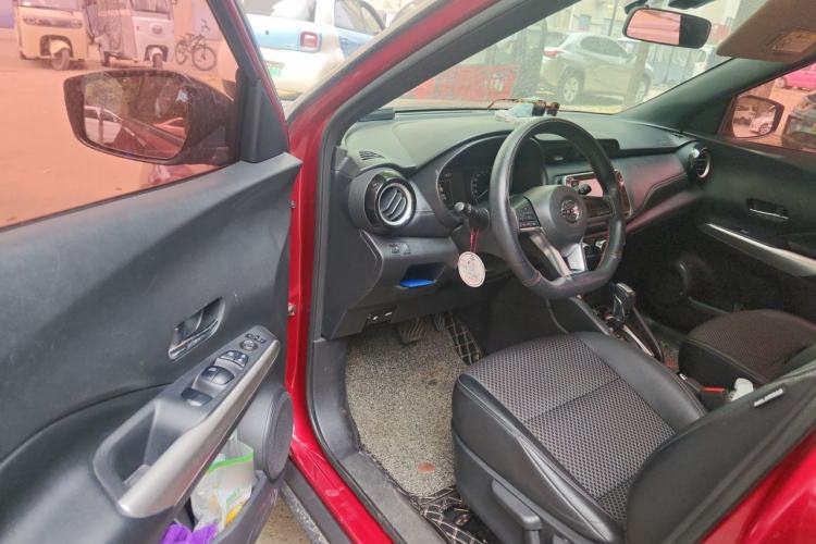 Used Nissan Kicks 2017 1.5L CVT Smart Drive Edition Driver Seat